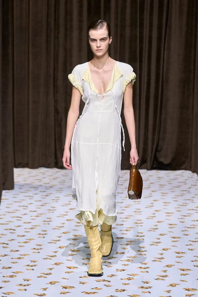 Look 26